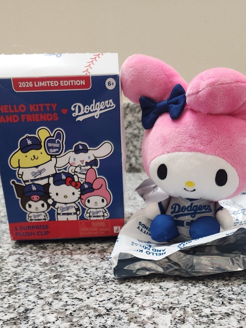 NEW W BOX Dodgers Sanrio My Melody Hello Kitty & Friends Plush Clip SGA 8/12/26